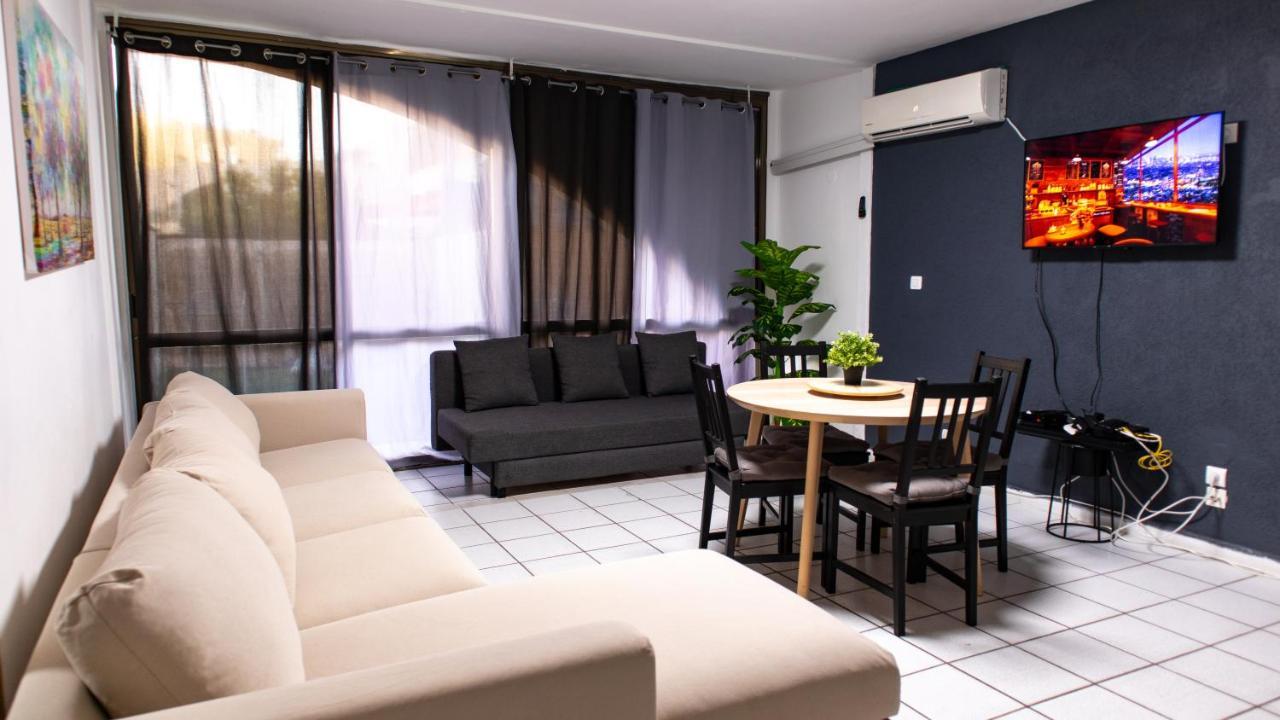 Grey House Apartment Eilat Ngoại thất bức ảnh